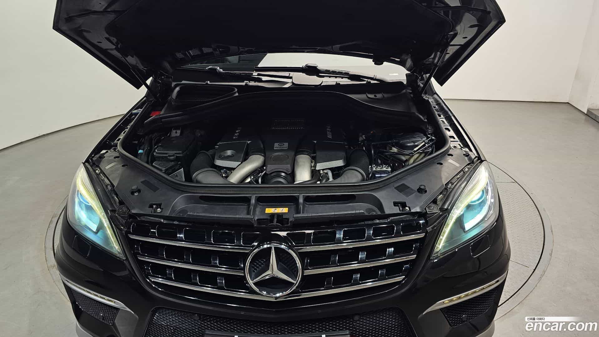 M-class Mercedes-Benz 2014.7-INNER-006