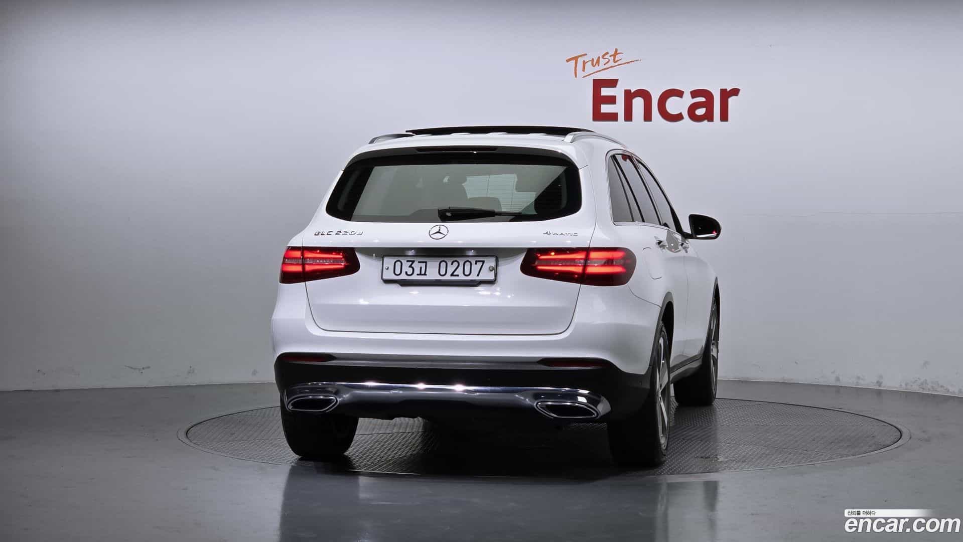 GLC-Class Mercedes-Benz 2016.0-OUTER-004