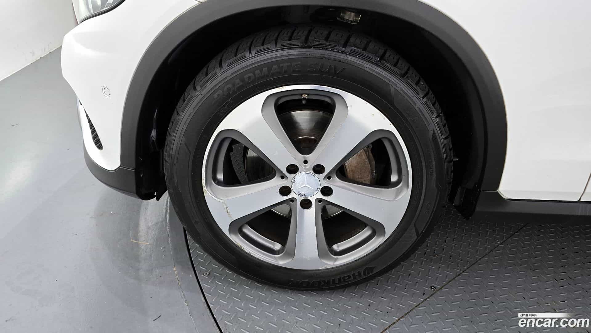 GLC-Class Mercedes-Benz 2016.0-OUTER-005
