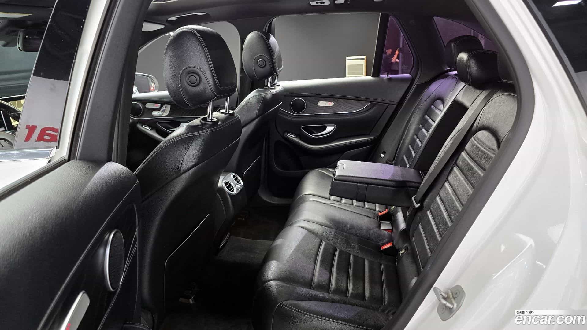 GLC-Class Mercedes-Benz 2016.0-OPTION-016