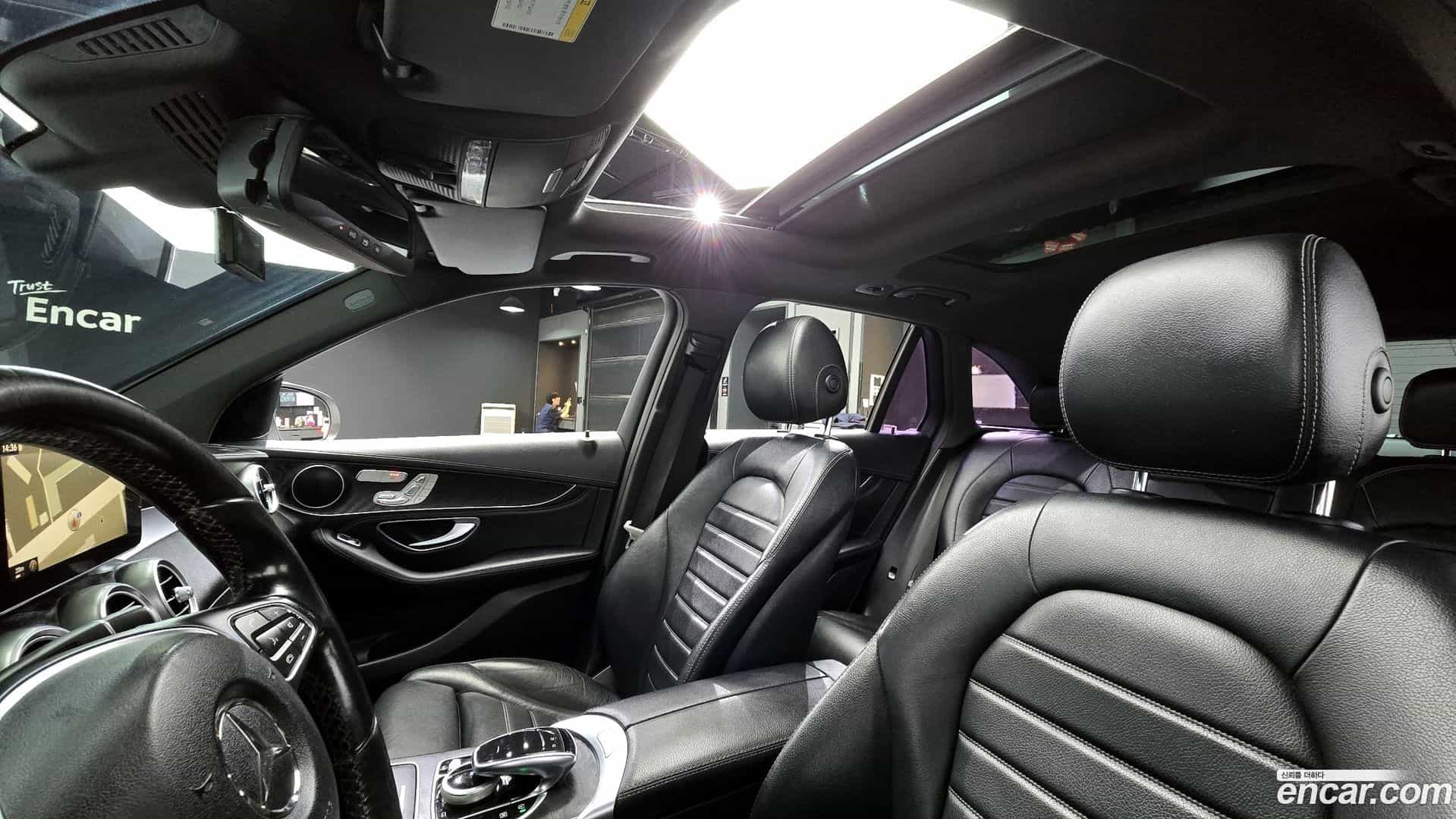 GLC-Class Mercedes-Benz 2016.0-OPTION-024