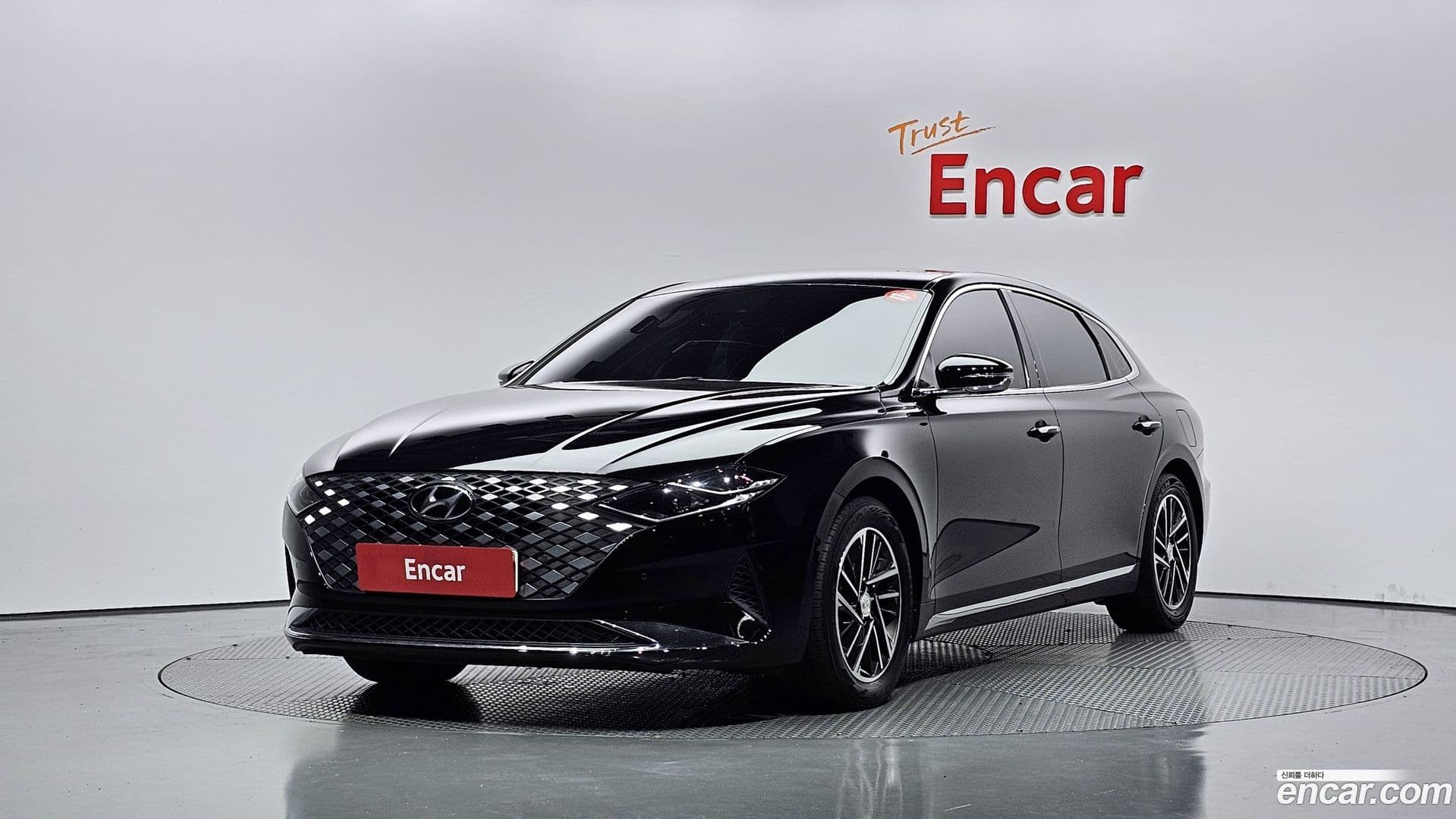 Main__Slider__Photo:Grandeur Hyundai 2021.11-0