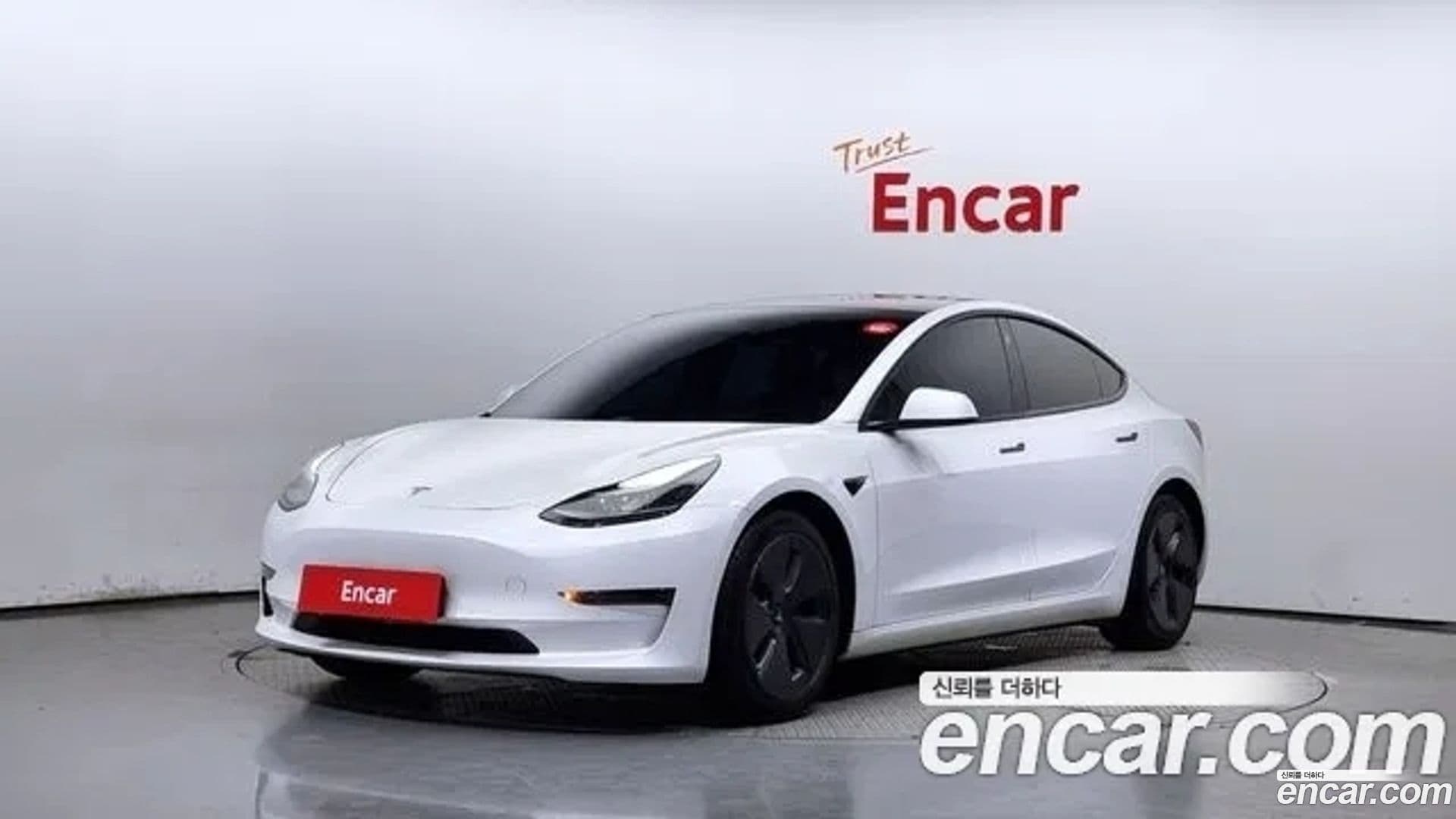 Main__Slider__Photo:Model 3 Tesla 2021.2-0