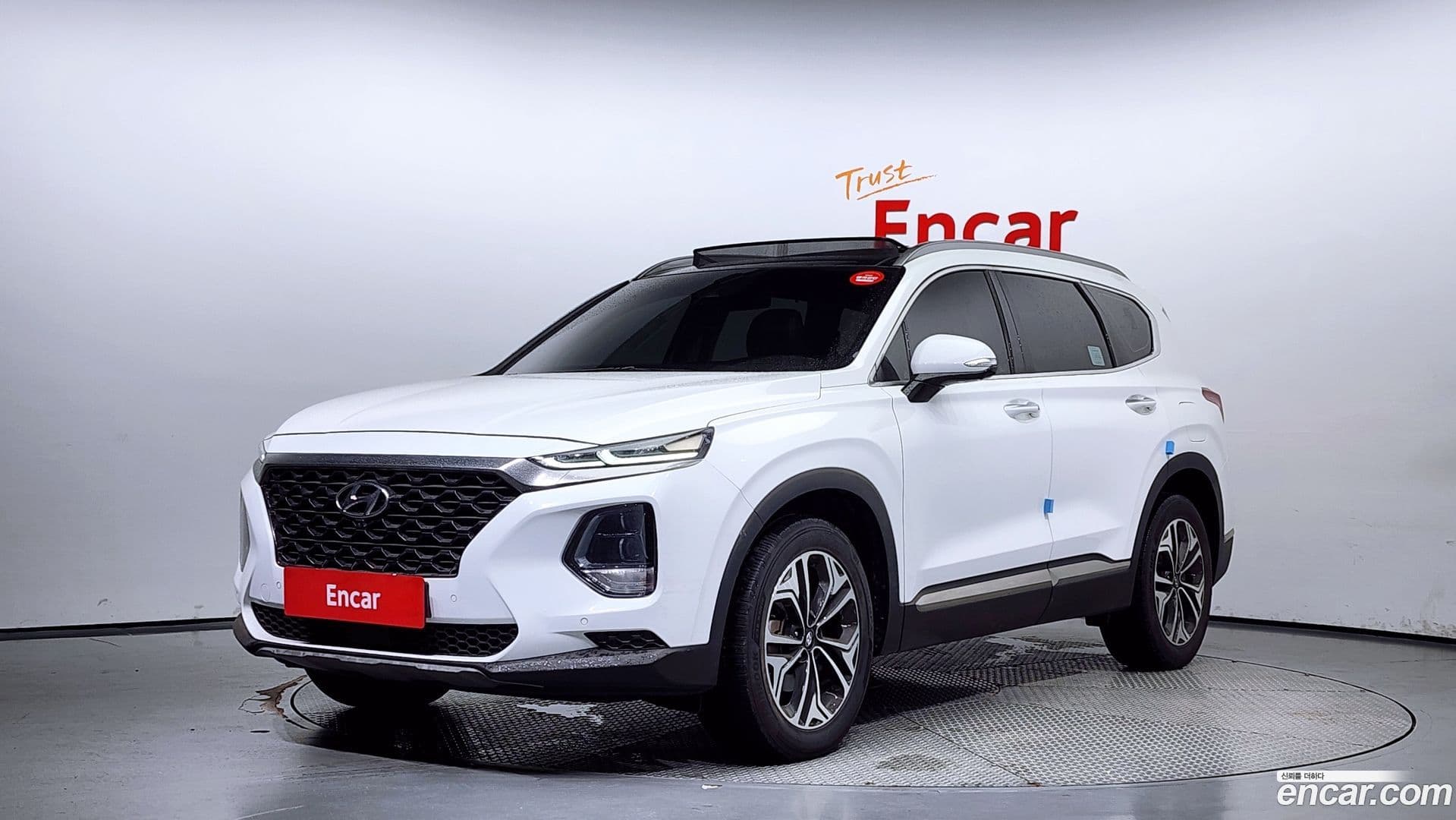 Main__Slider__Photo:Santafe Hyundai 2018.6-0