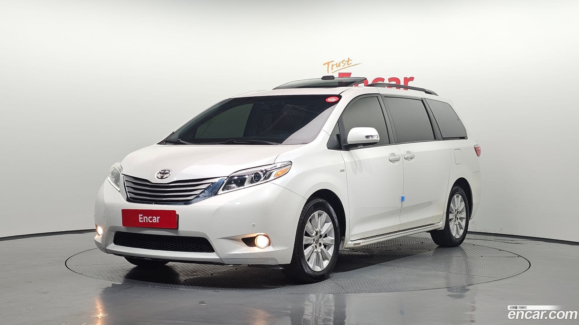 Main__Slider__Photo:Sienna Toyota 2016.7-0