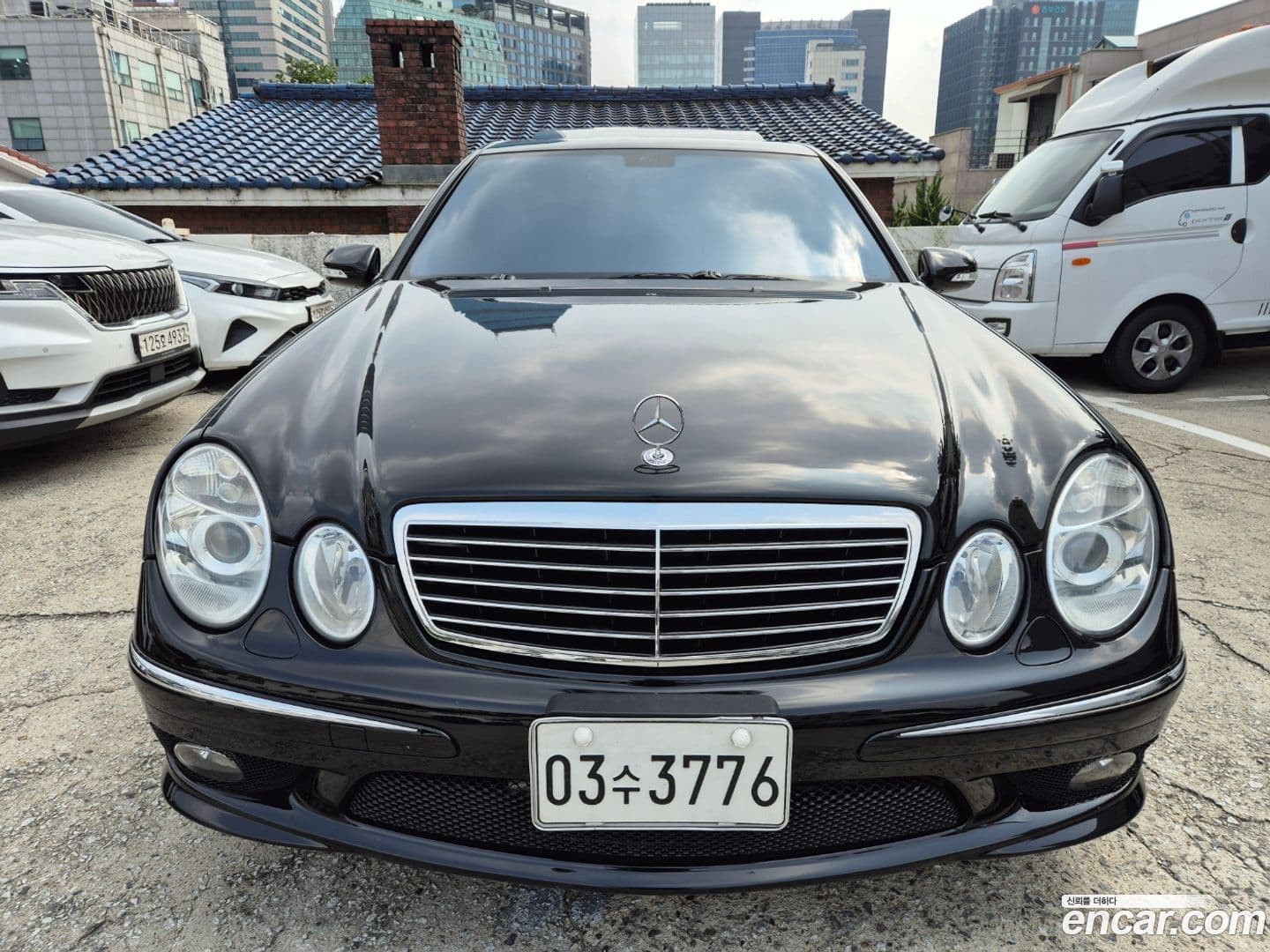 Main__Slider__Photo:E-Class Mercedes-Benz 2003.11-0