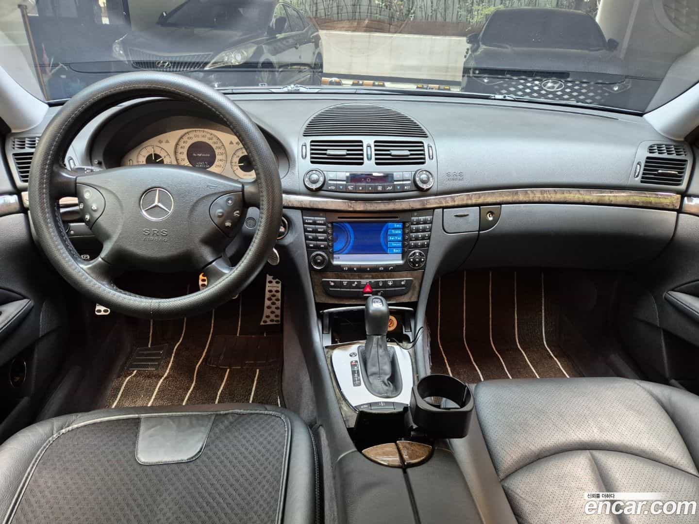 E-Class Mercedes-Benz 2003.11-INNER-007