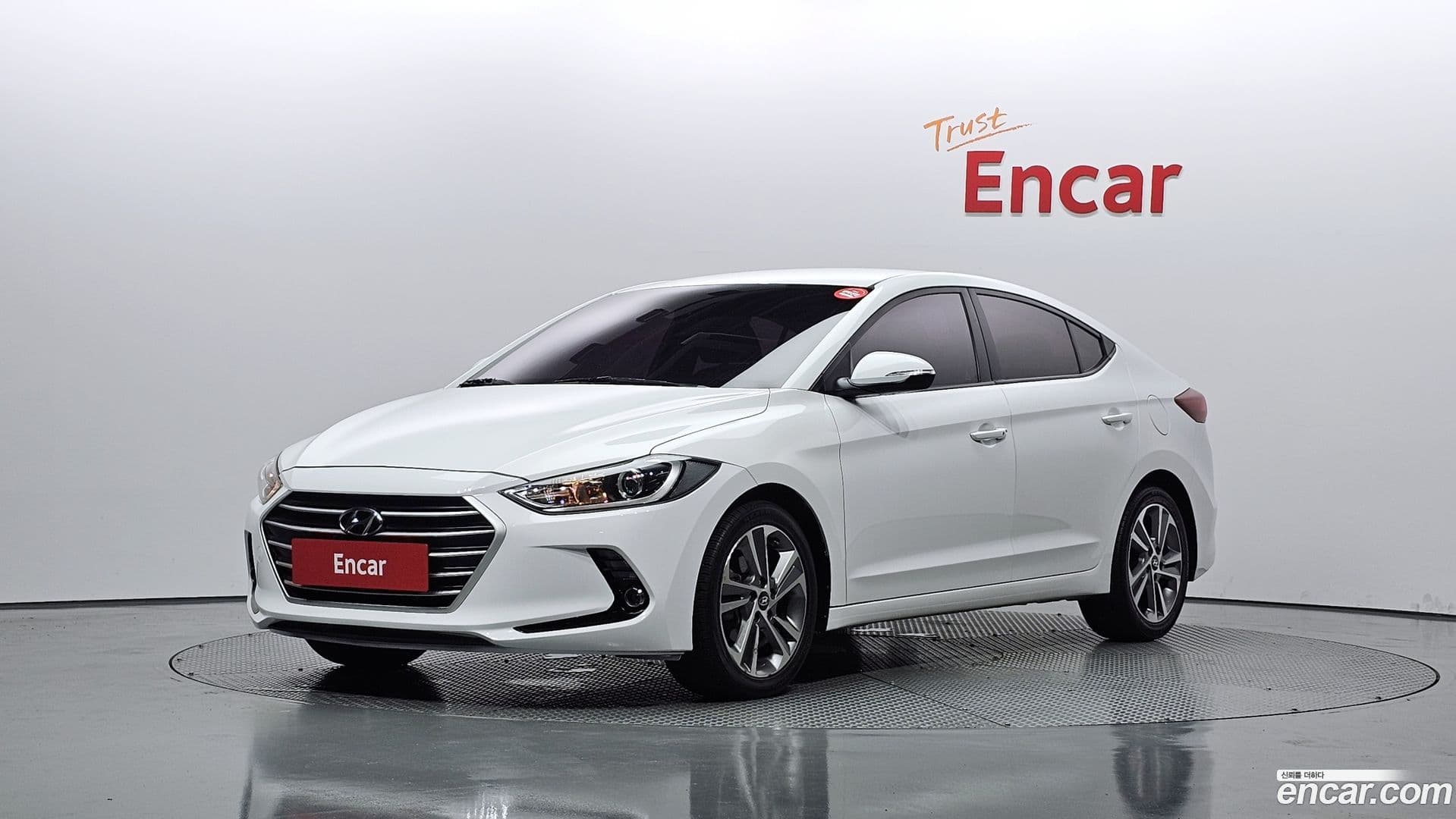 Main__Slider__Photo:AVANTE Hyundai 2017.8-0