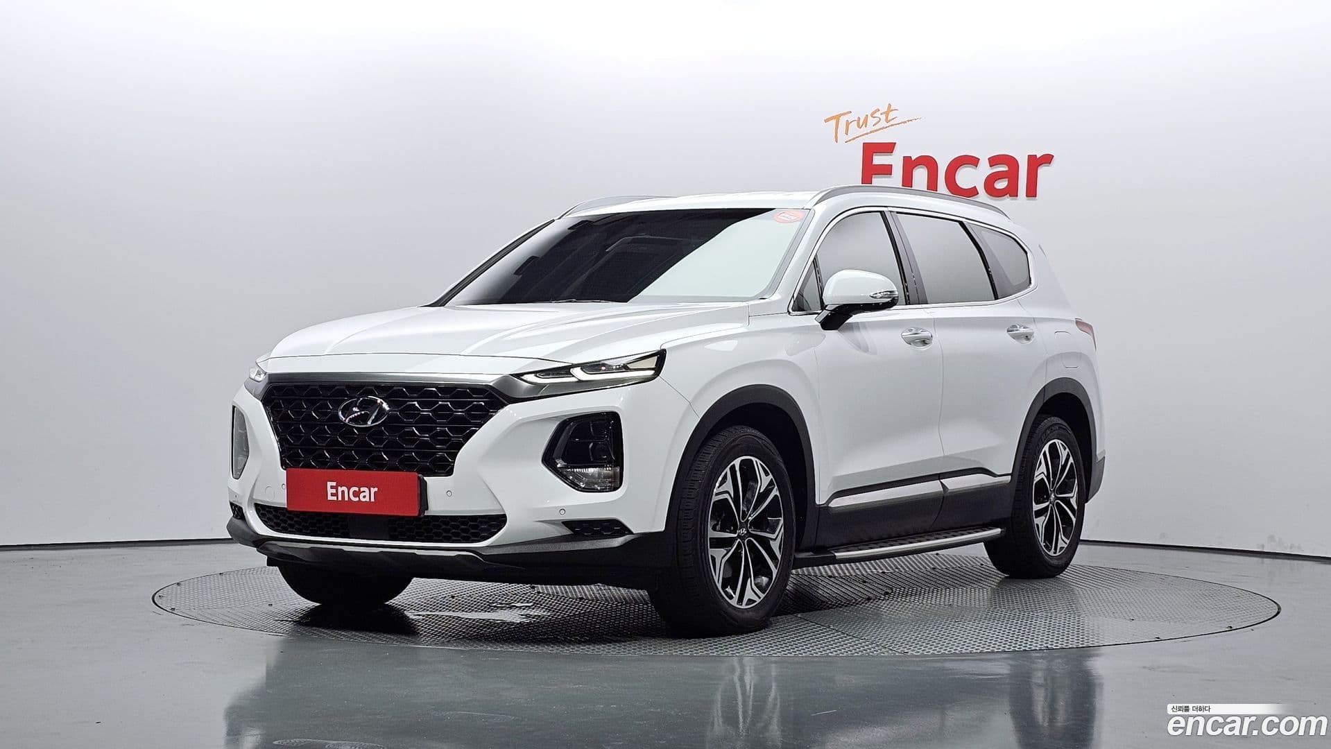 Main__Slider__Photo:Santafe Hyundai 2018.5-0