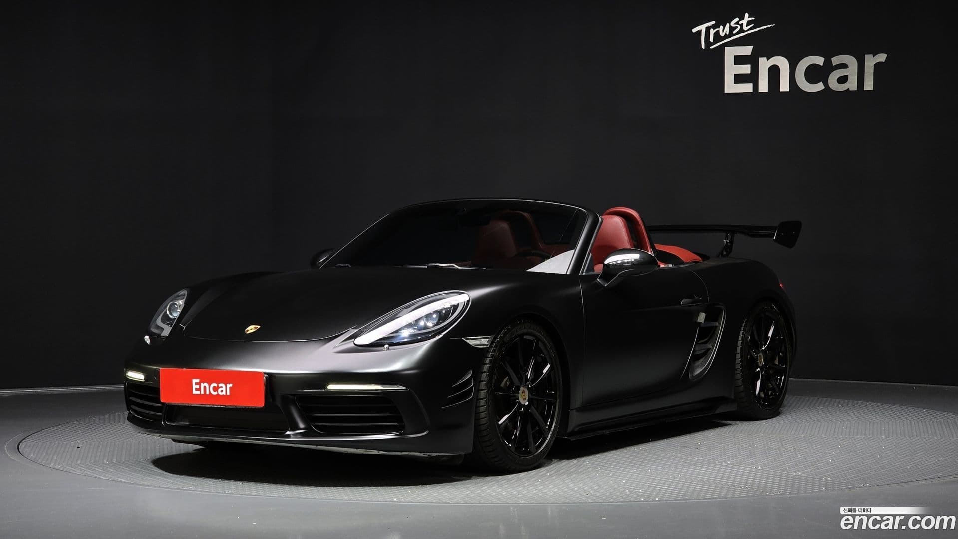 Main__Slider__Photo:718 Porsche 2017.4-0