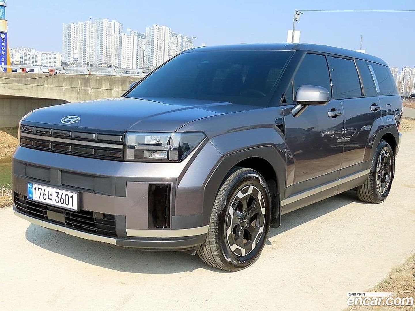 Main__Slider__Photo:Santafe Hyundai 2023.11-0