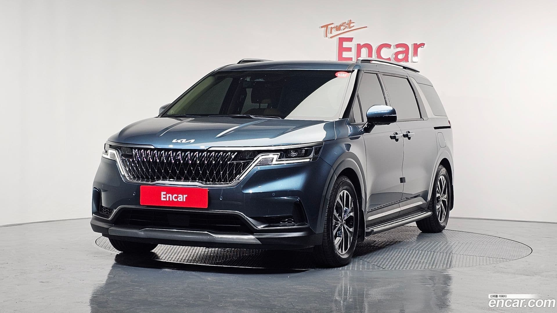 Main__Slider__Photo:Canival Kia 2023.3-0
