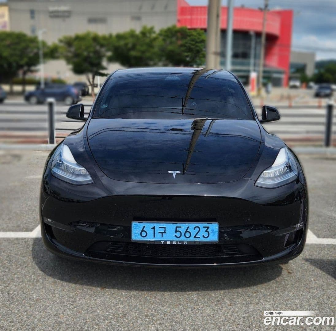 Main__Slider__Photo:Model Y Tesla 2022.4-0