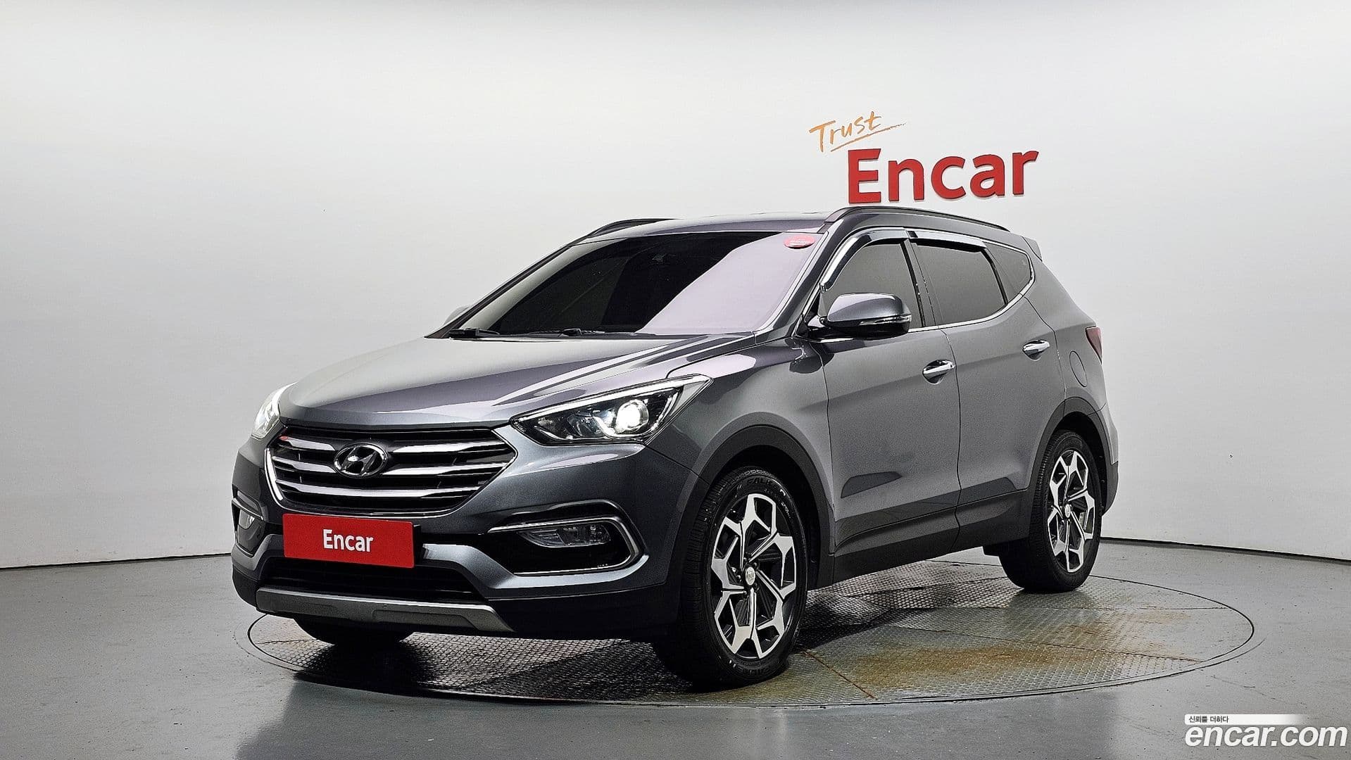 Main__Slider__Photo:Santafe Hyundai 2016.6-0