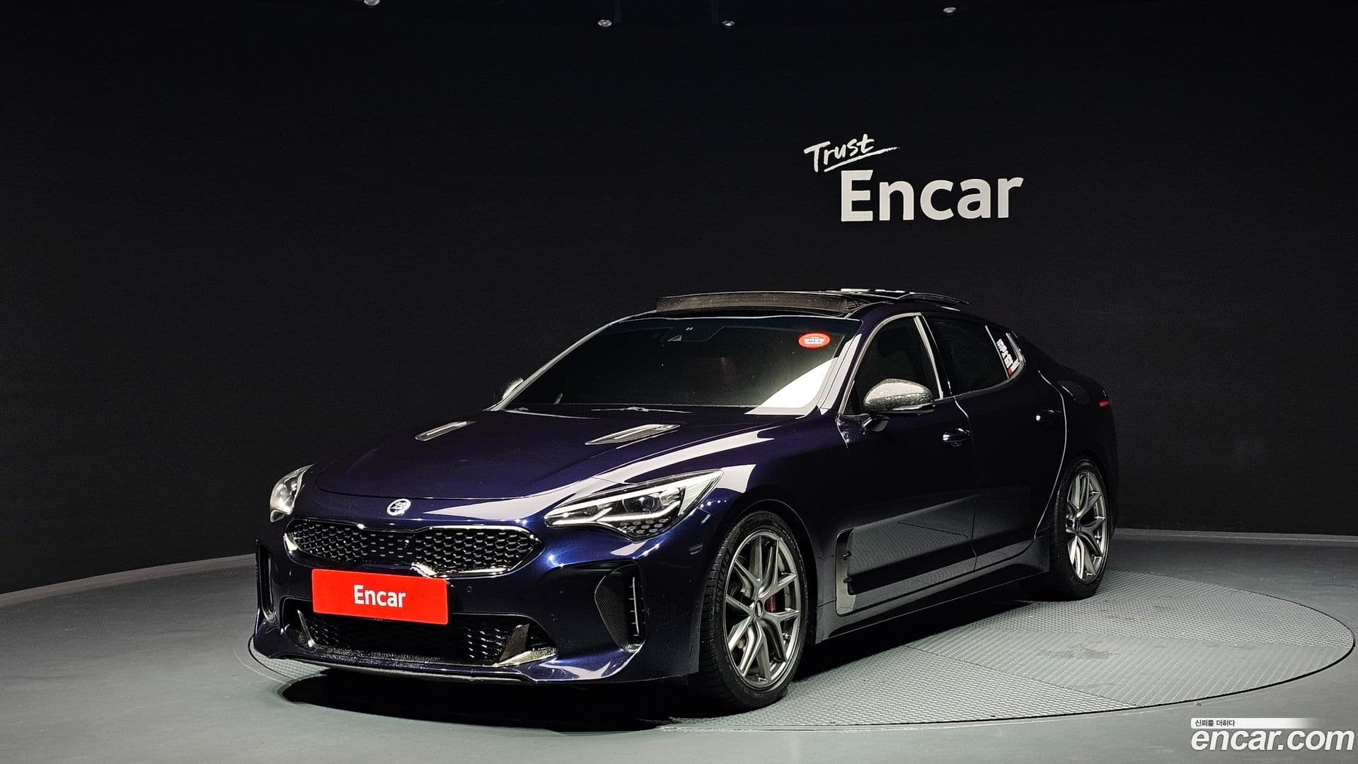 Main__Slider__Photo:Stinger Kia 2019.10-0
