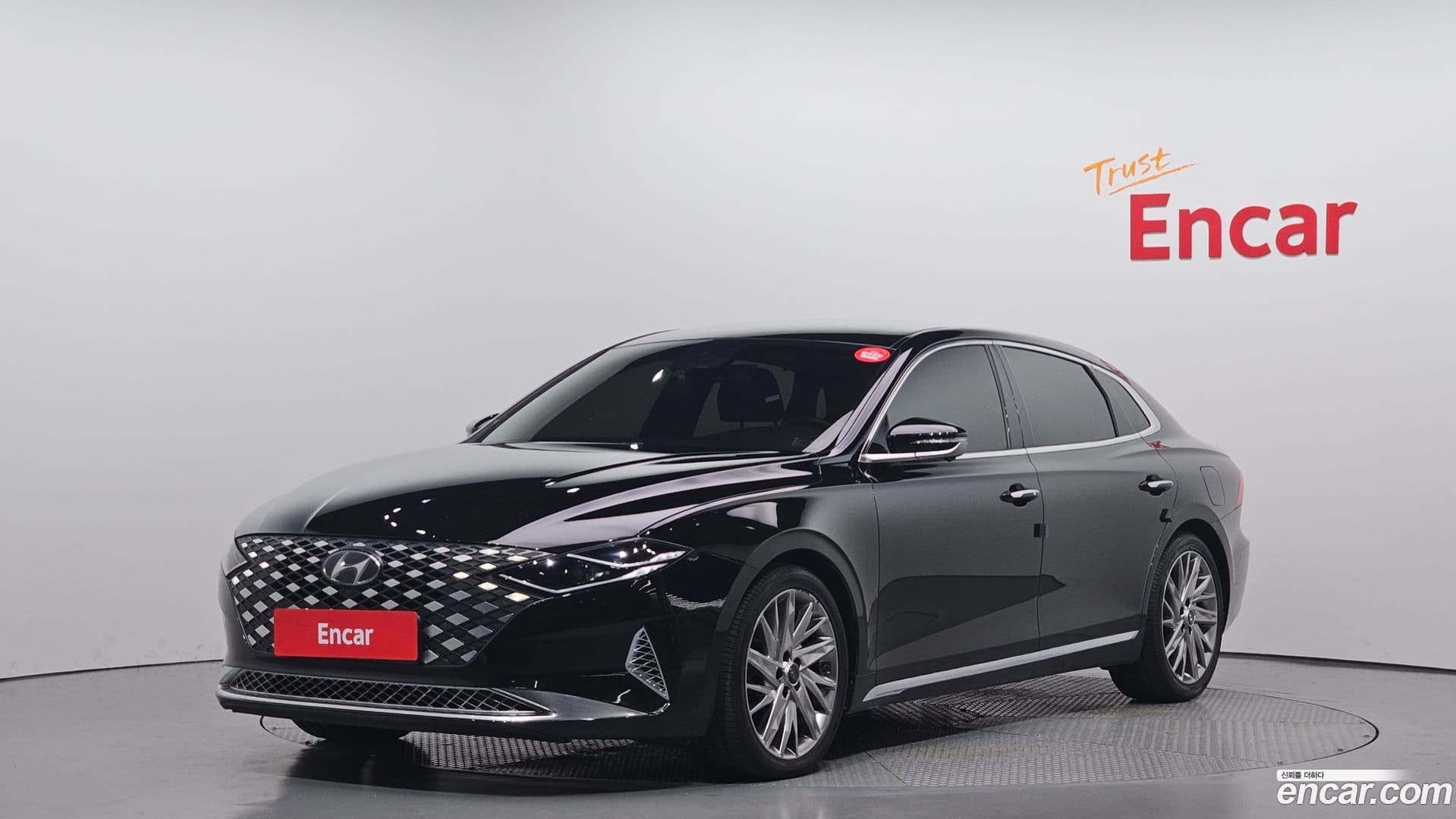 Main__Slider__Photo:Grandeur Hyundai 2020.6-0
