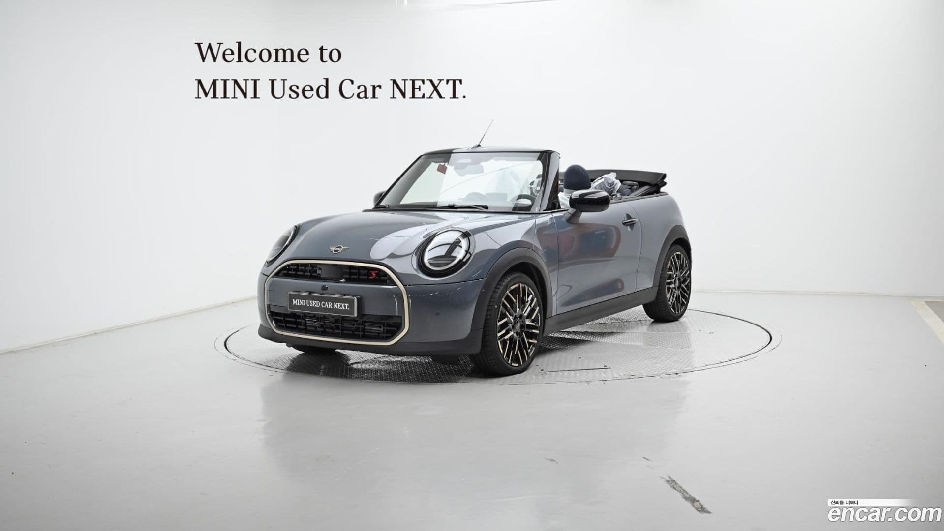 Main__Slider__Photo:Cooper Convertible Mini 2025.8-0