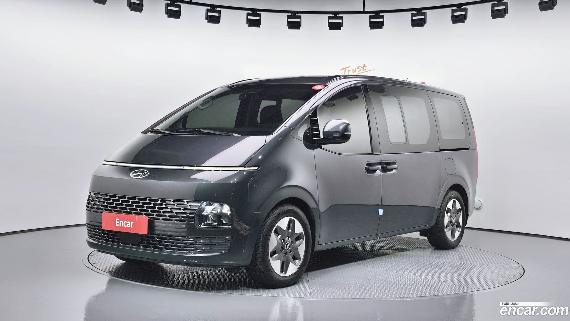 Main__Slider__Photo:Staria Hyundai 2021.4-0