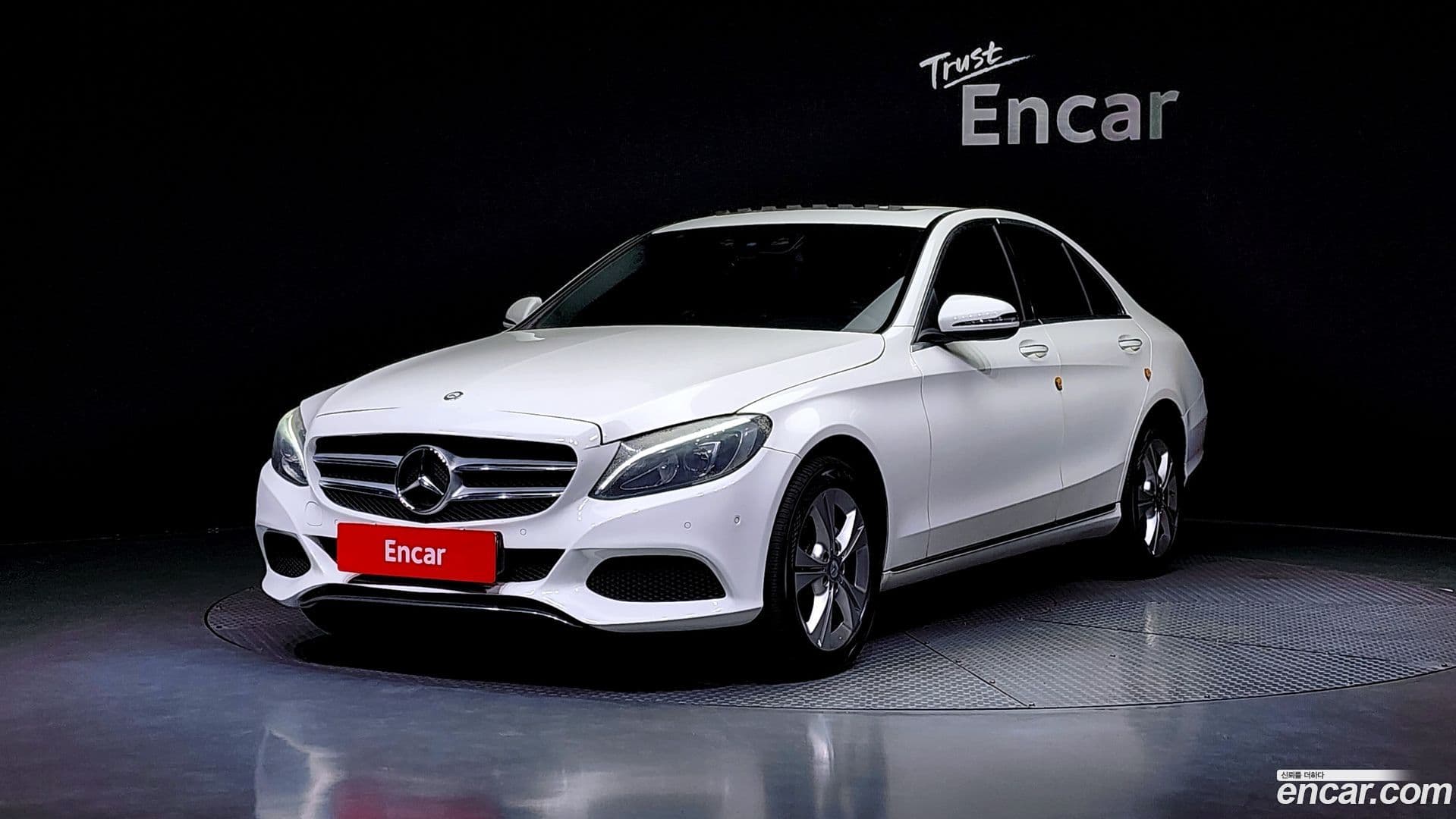 Main__Slider__Photo:C-Class Mercedes-Benz 2015.8-0