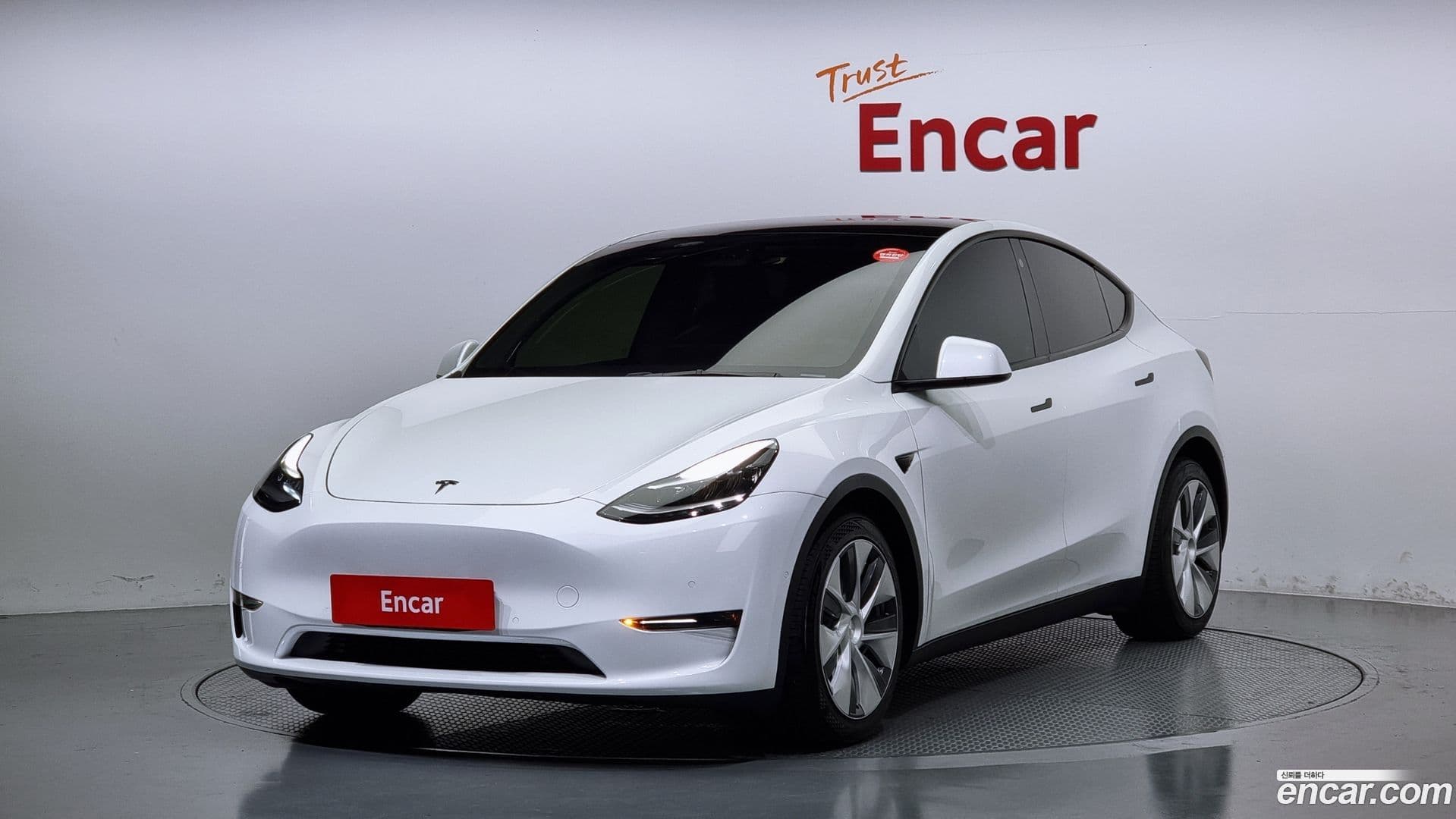 Main__Slider__Photo:Model Y Tesla 2021.5-0
