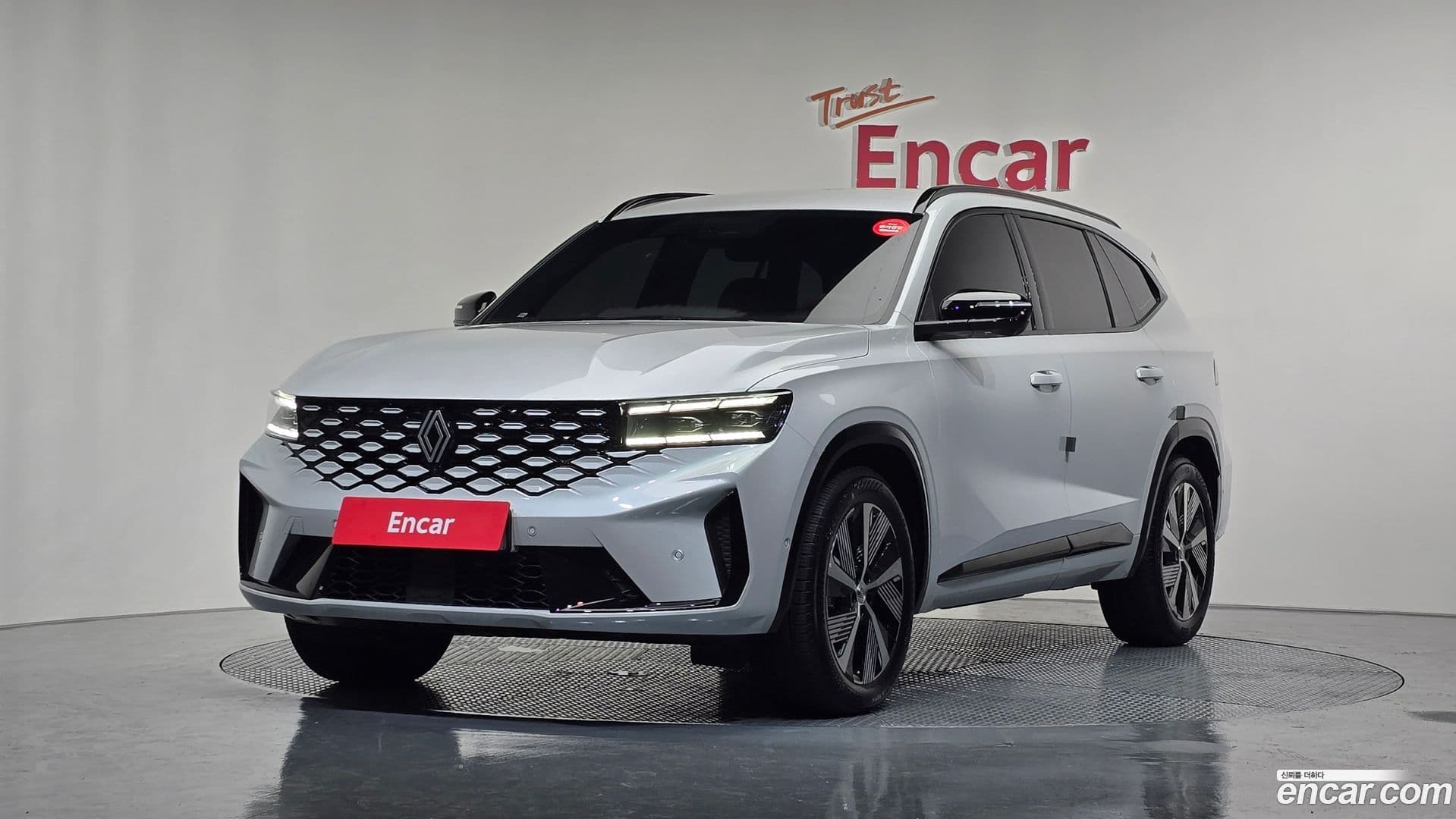 Main__Slider__Photo:Grand Koleos Renault Korea 2024.8-0