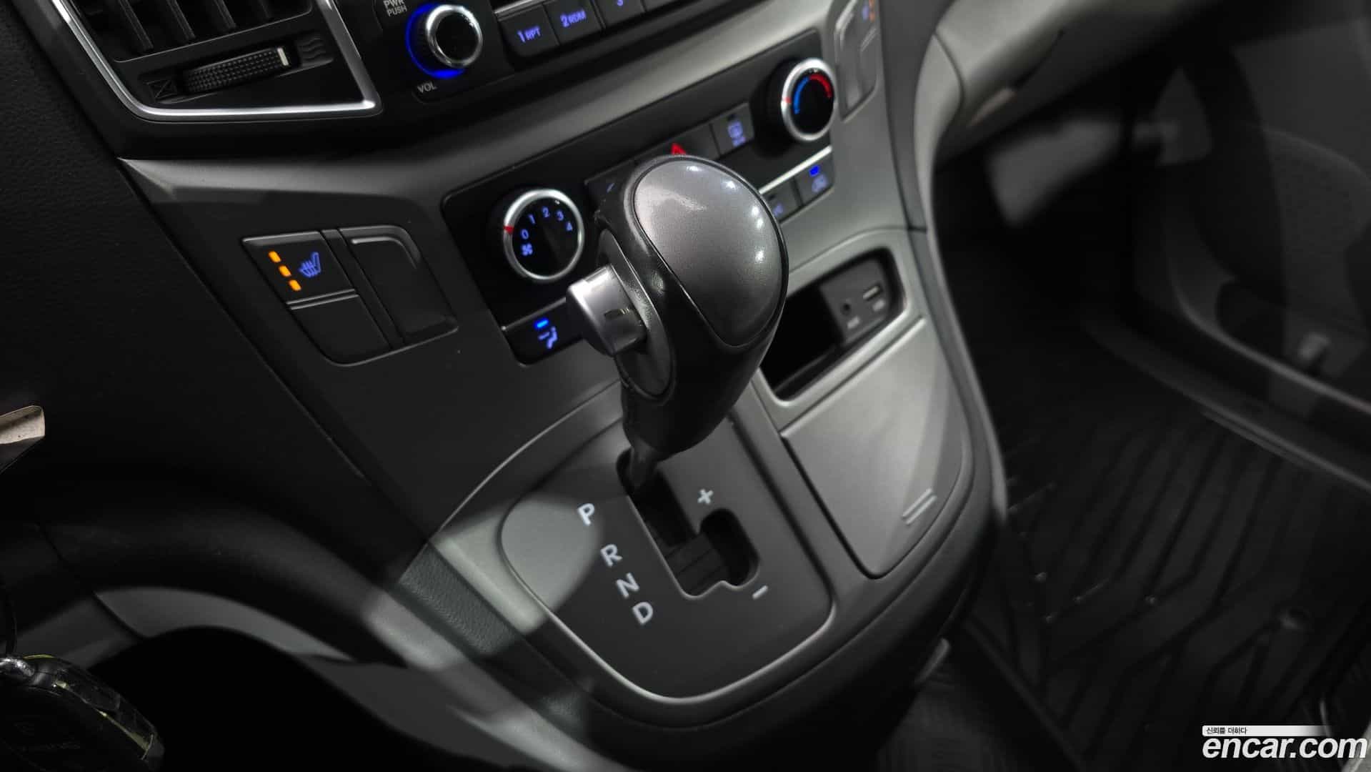 Starex Hyundai 2019.5-INNER-009