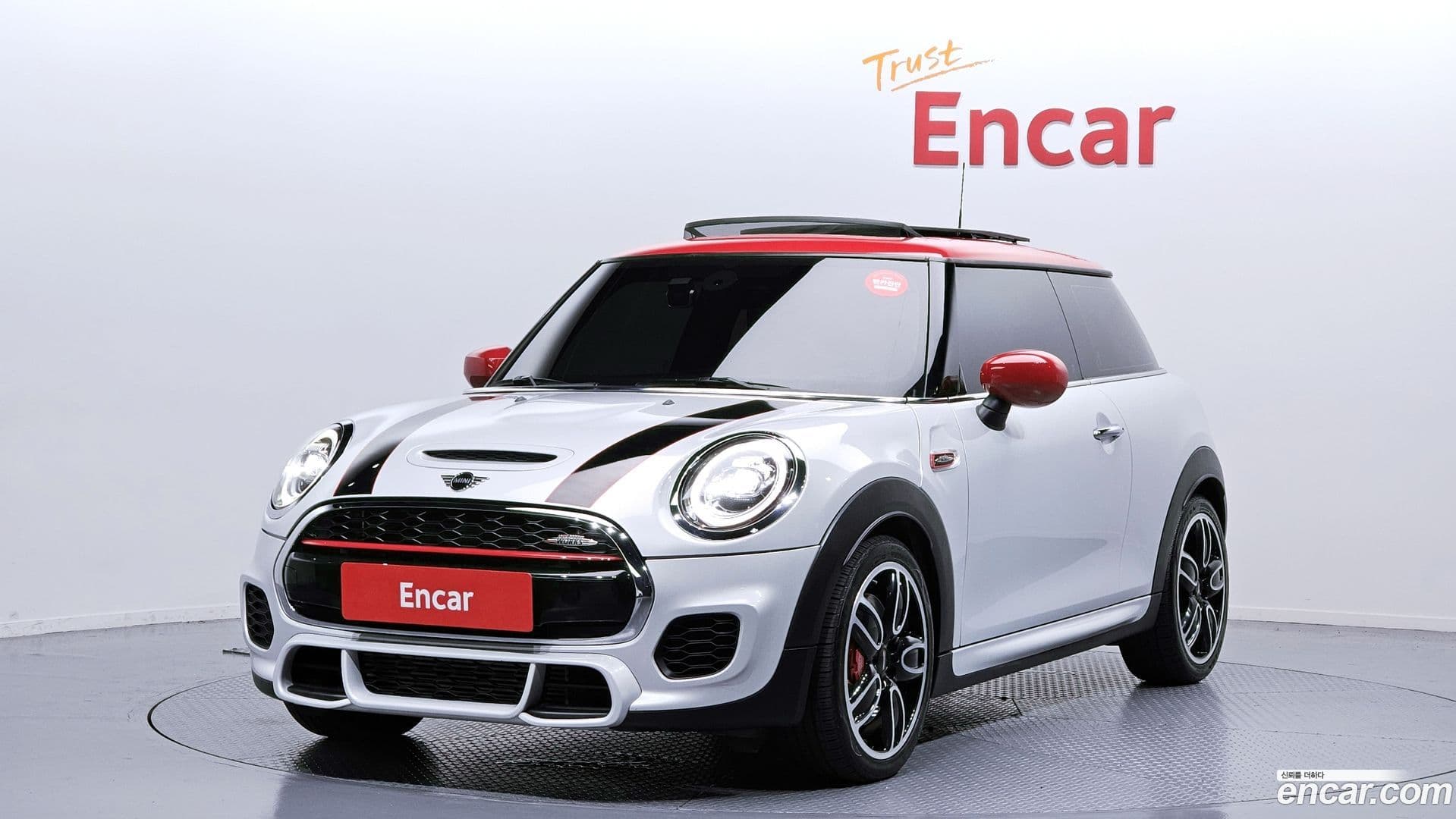 Main__Slider__Photo:Cooper Mini 2021.0-0