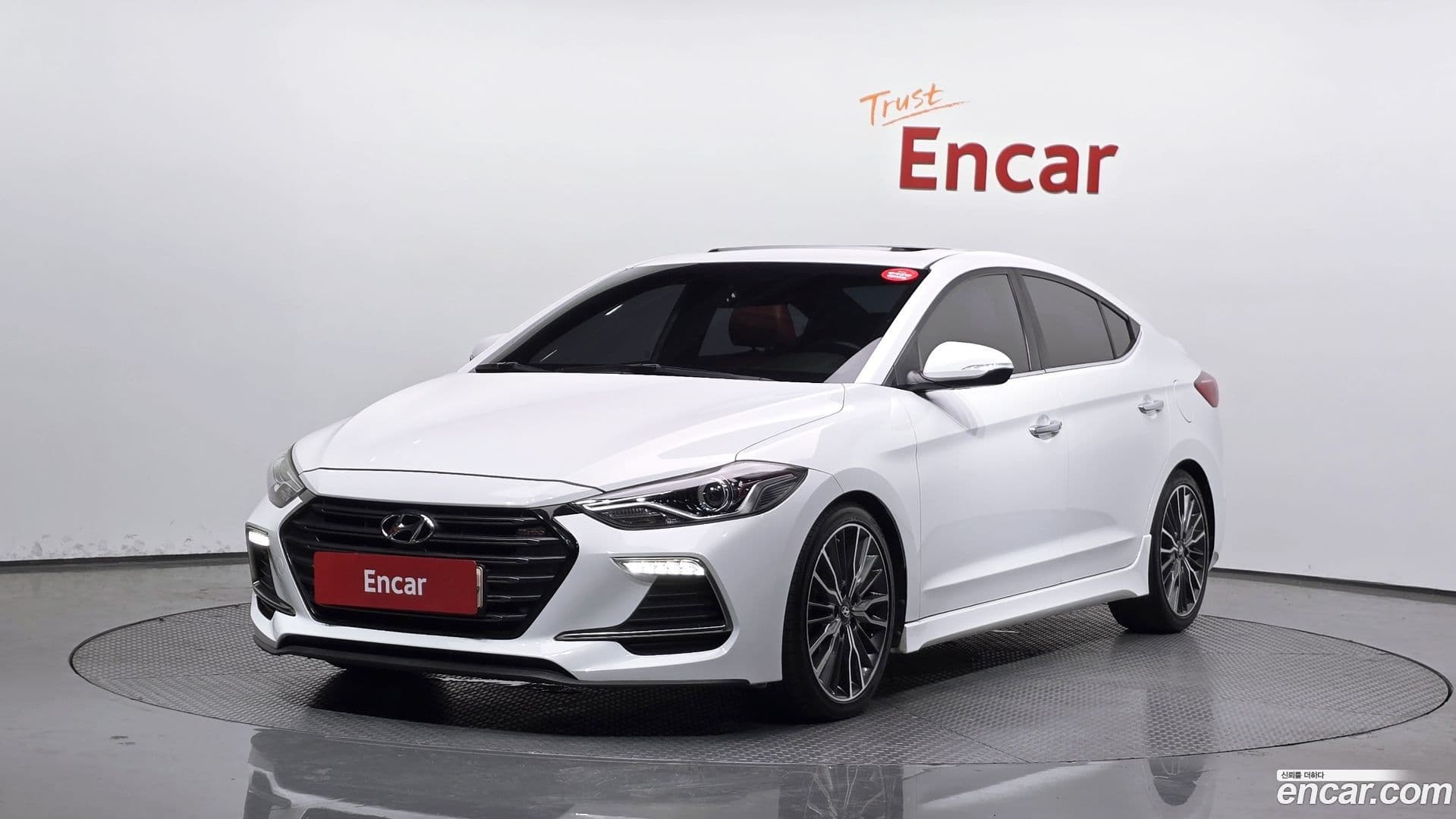 Main__Slider__Photo:AVANTE Hyundai 2017.8-0