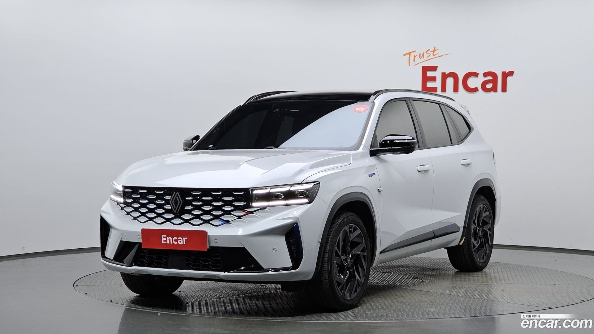 Main__Slider__Photo:Grand Koleos Renault Korea 2024.10-0