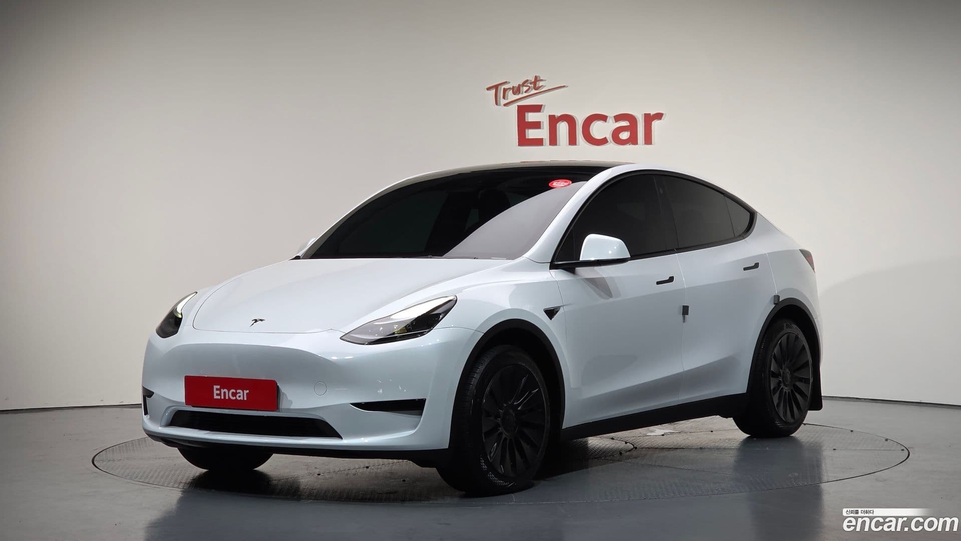 Main__Slider__Photo:Model Y Tesla 2023.10-0
