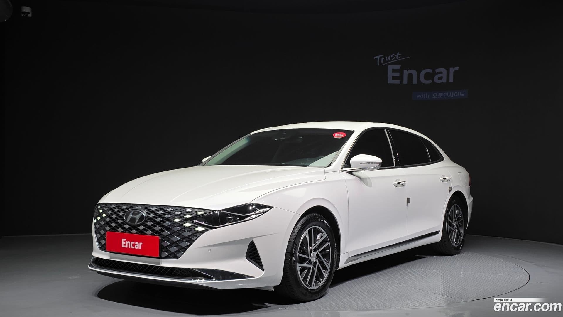 Main__Slider__Photo:Grandeur Hyundai 2022.0-0