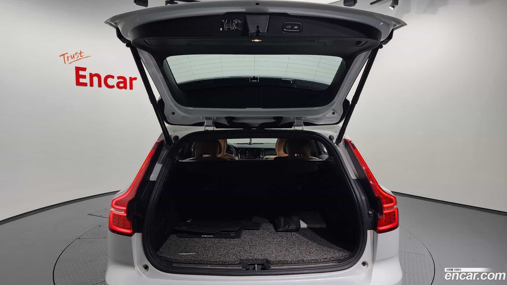 V60 Volvo 2020.1-OPTION-024