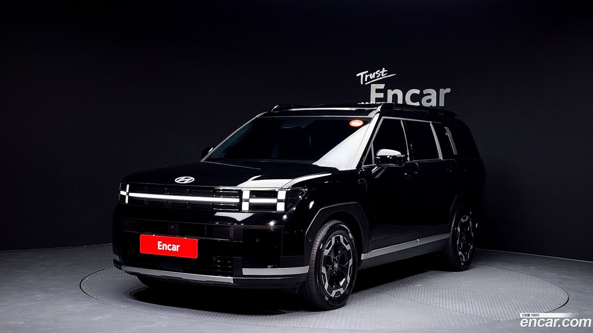 Main__Slider__Photo:Santafe Hyundai 2023.10-0