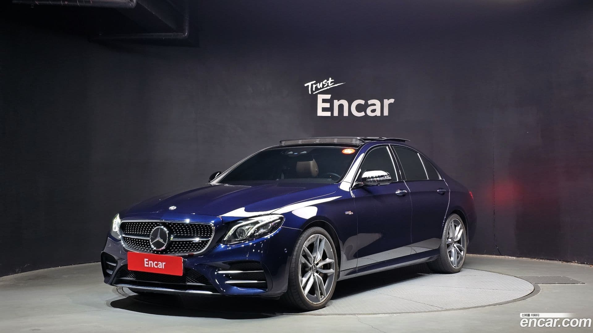 Main__Slider__Photo:E-Class Mercedes-Benz 2020.11-0