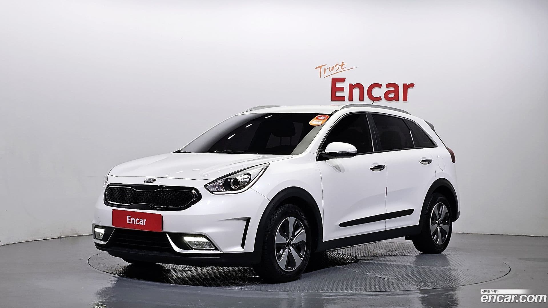 Main__Slider__Photo:Niro Kia 2018.2-0