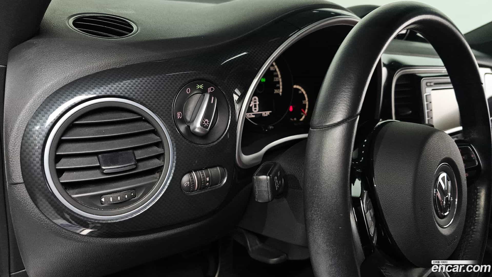 Beatle Volkswagen 2013.8-OPTION-021