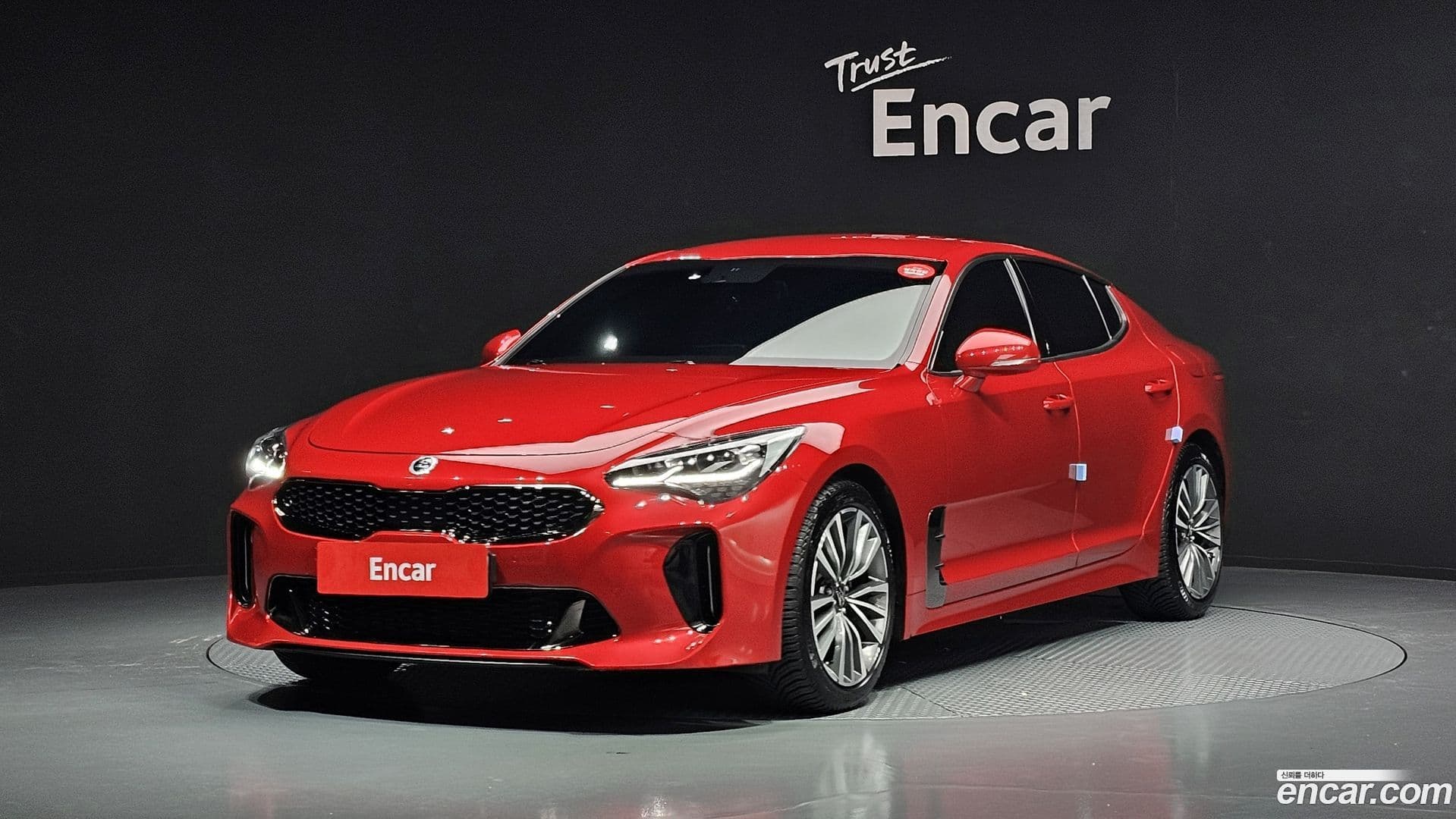 Main__Slider__Photo:Stinger Kia 2019.10-0