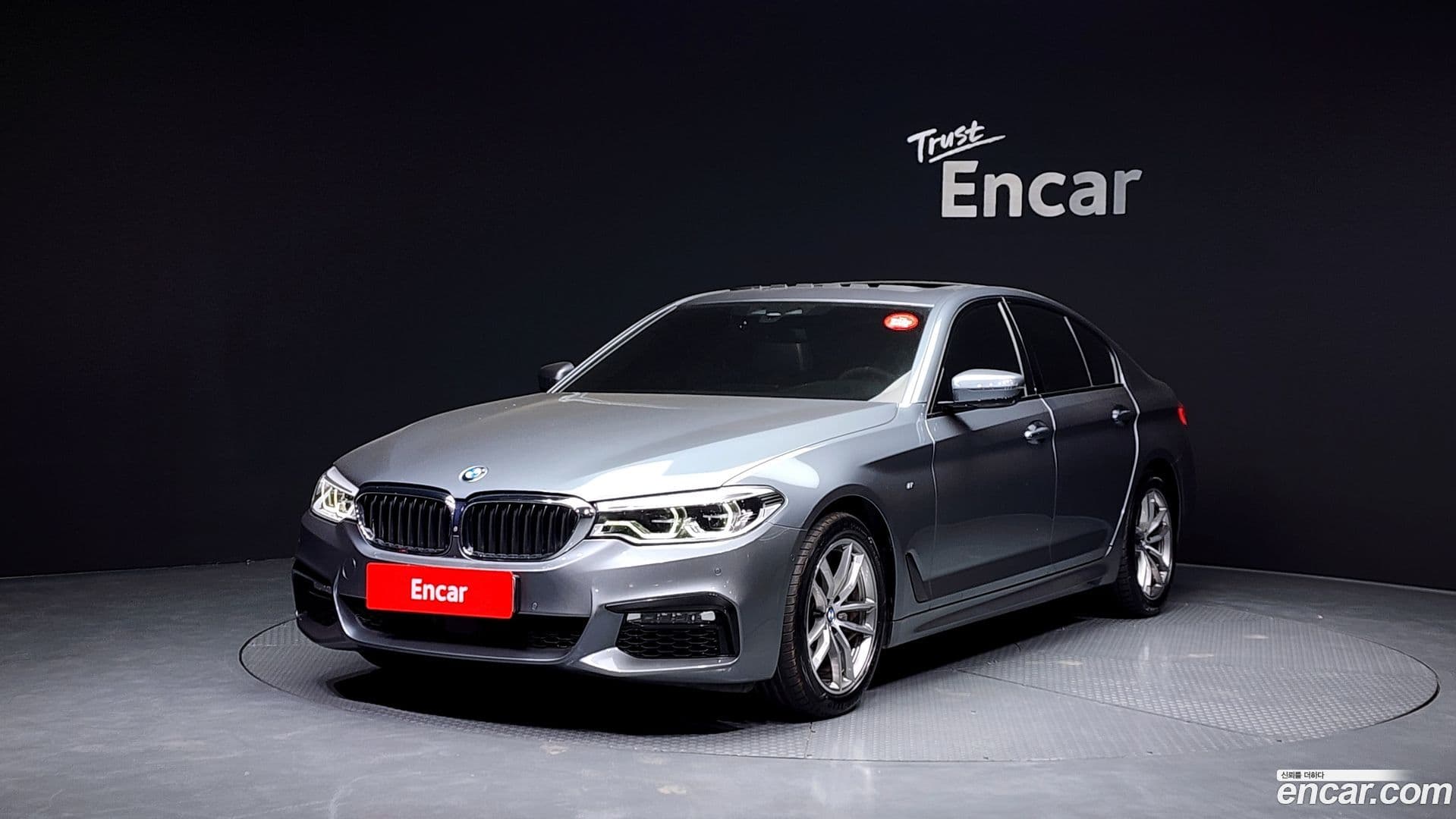 Main__Slider__Photo:5-Series BMW 2017.9-0