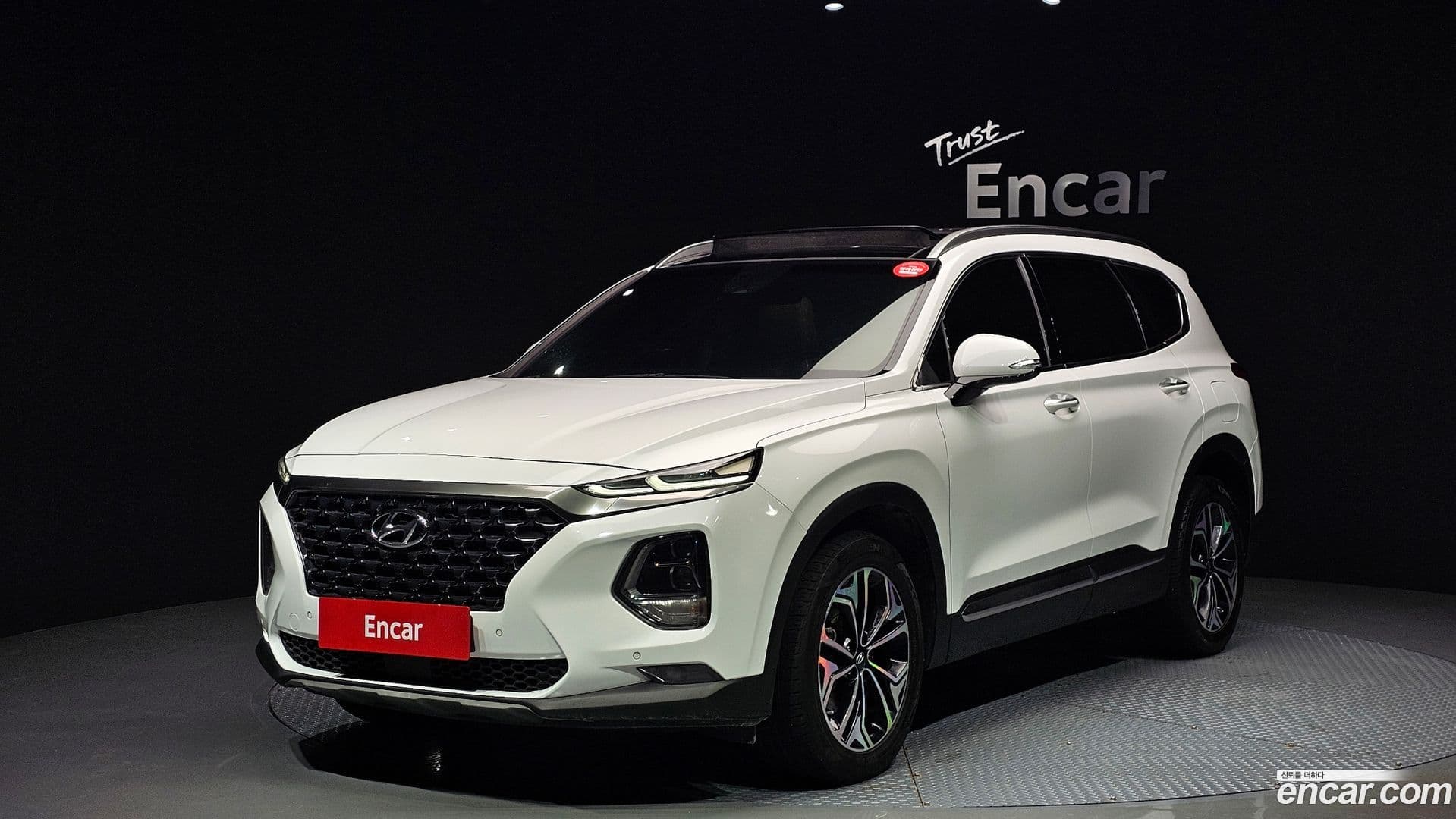 Main__Slider__Photo:Santafe Hyundai 2018.6-0