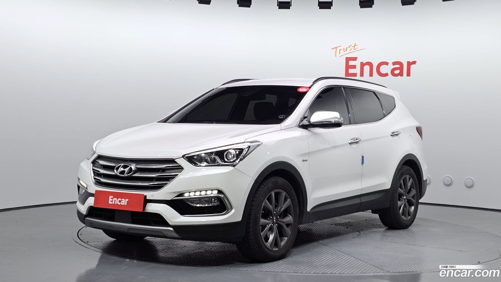 Main__Slider__Photo:Santafe Hyundai 2016.7-0
