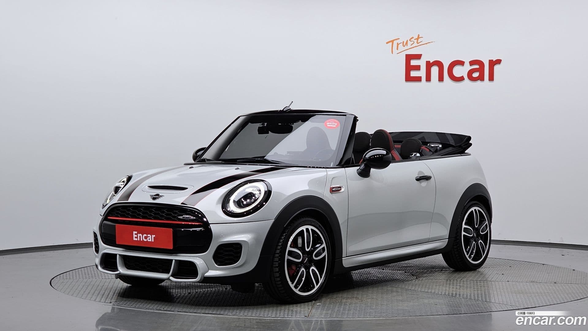 Main__Slider__Photo:Cooper Convertible Mini 2019.1-0