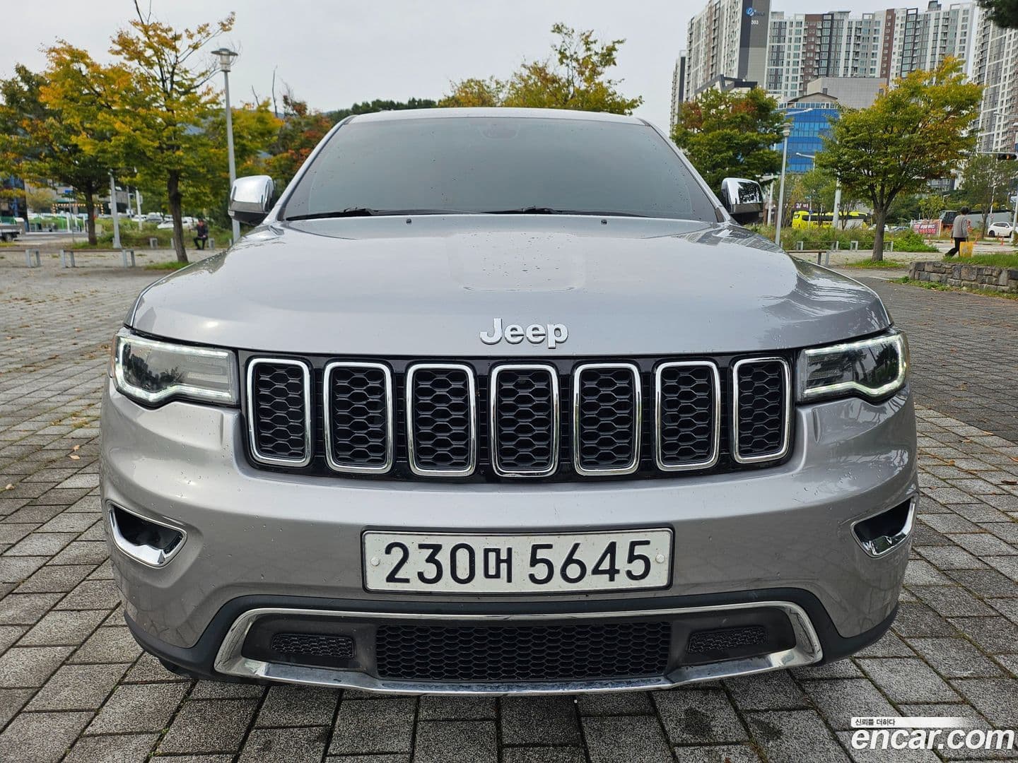 Main__Slider__Photo:Cherokee Jeep 2019.11-0