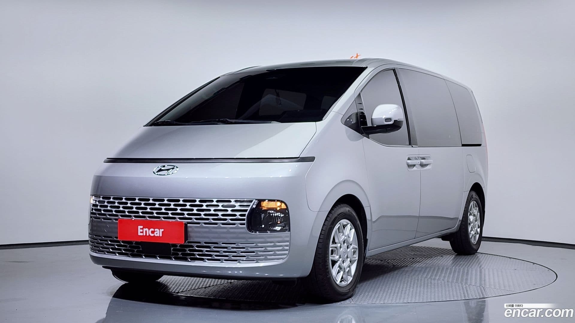 Main__Slider__Photo:Staria Hyundai 2023.4-0