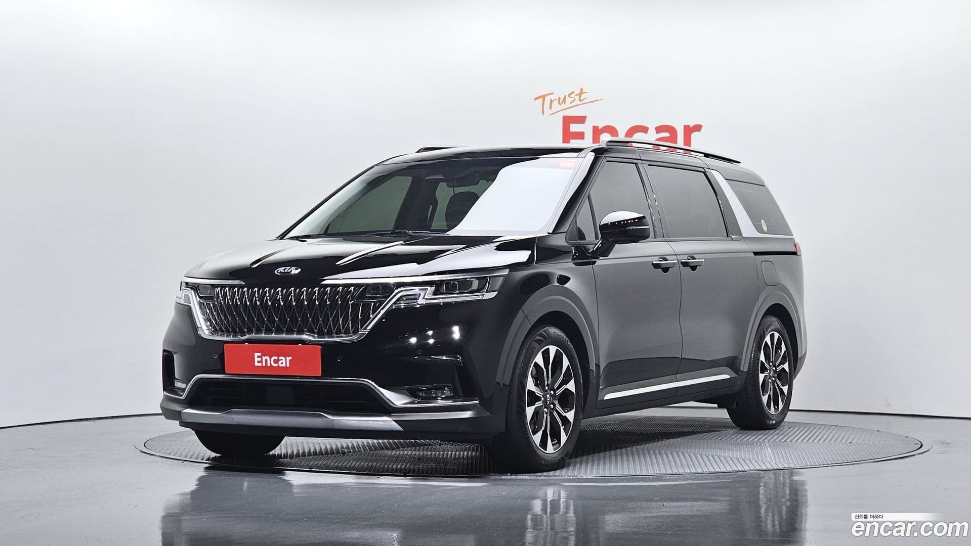 Main__Slider__Photo:Canival Kia 2020.8-0