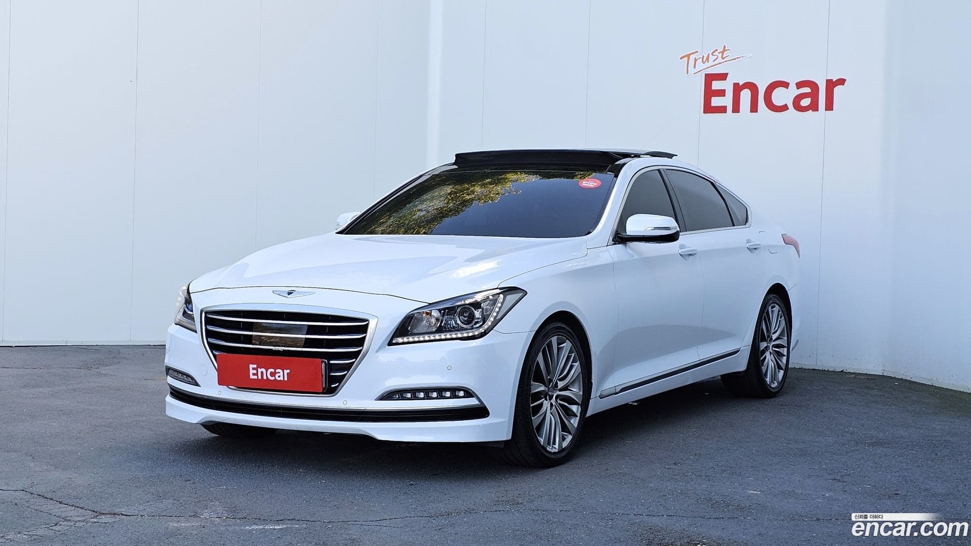 Main__Slider__Photo:Genesis Hyundai 2015.3-0