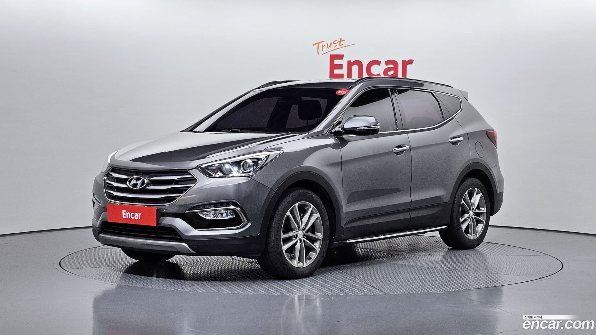Main__Slider__Photo:Santafe Hyundai 2016.2-0