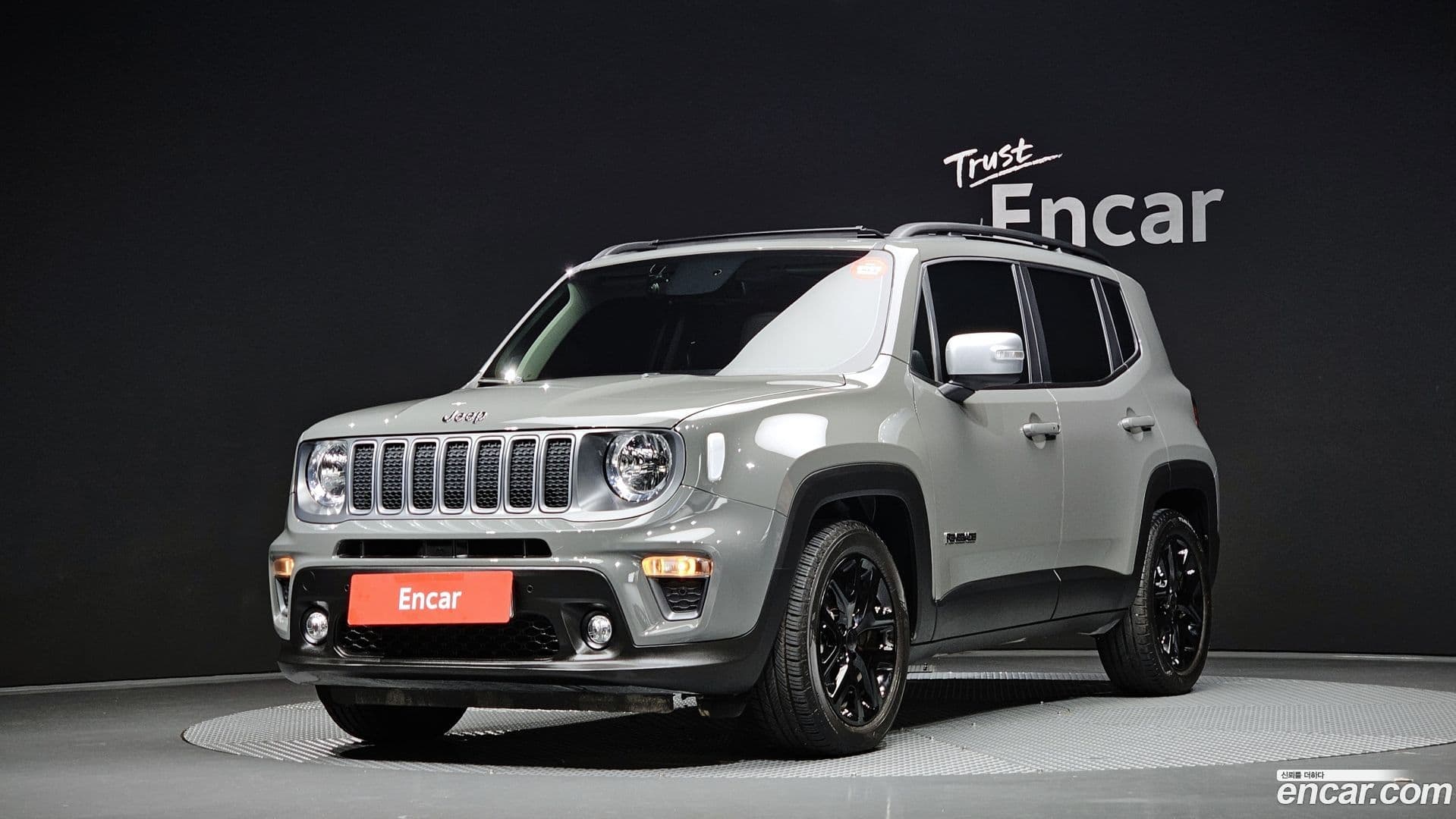 Main__Slider__Photo:Renegade Jeep 2022.11-0