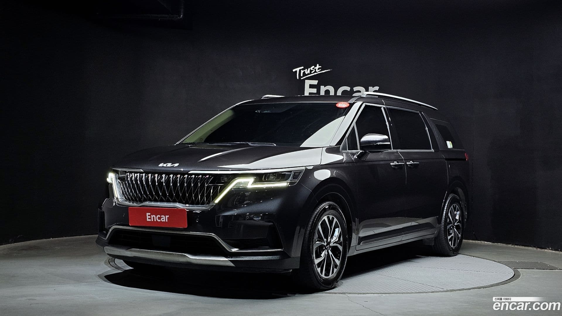 Main__Slider__Photo:Canival Kia 2022.11-0