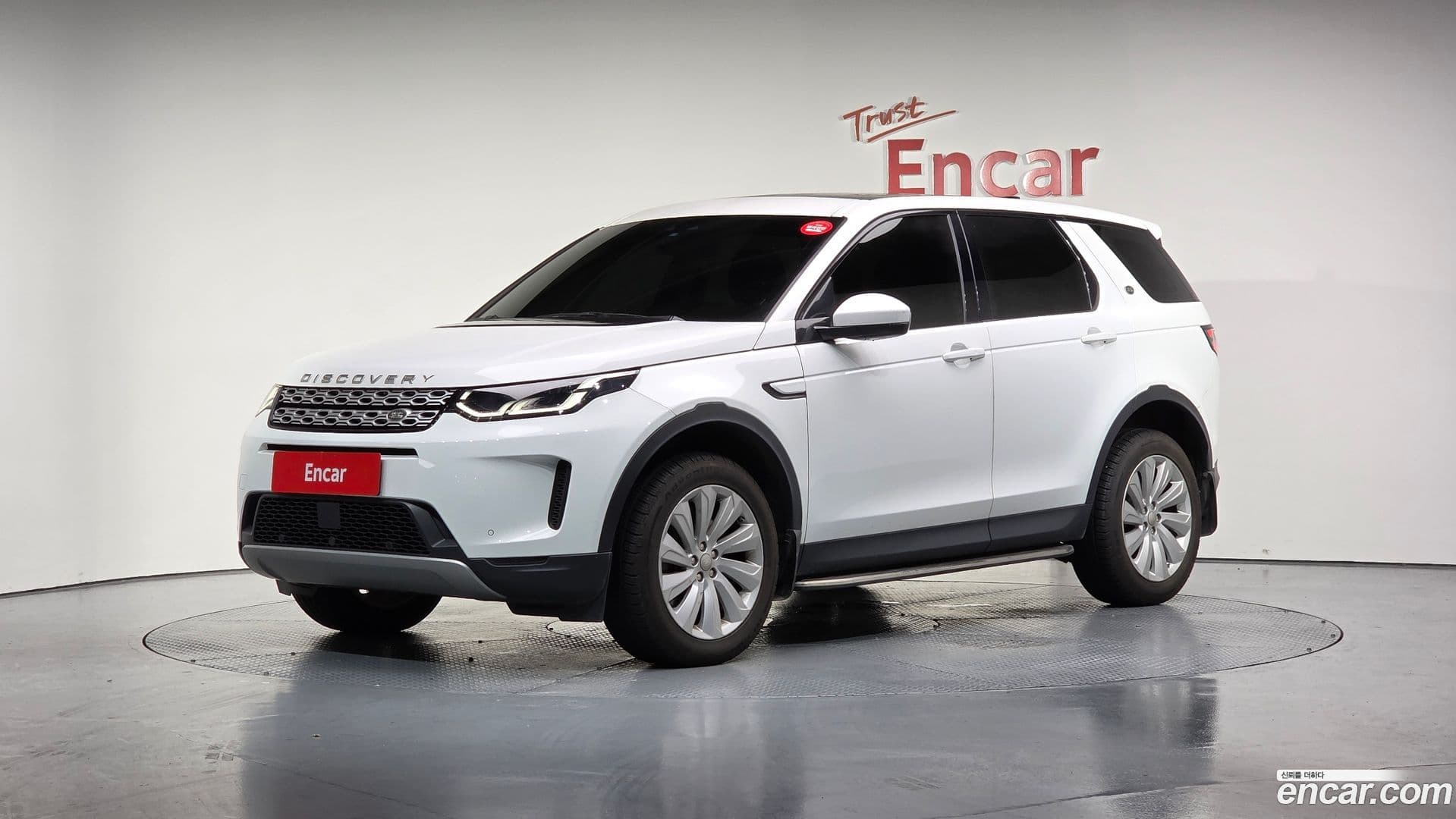 Main__Slider__Photo:Discovery Sport Land Rover 2020.6-0