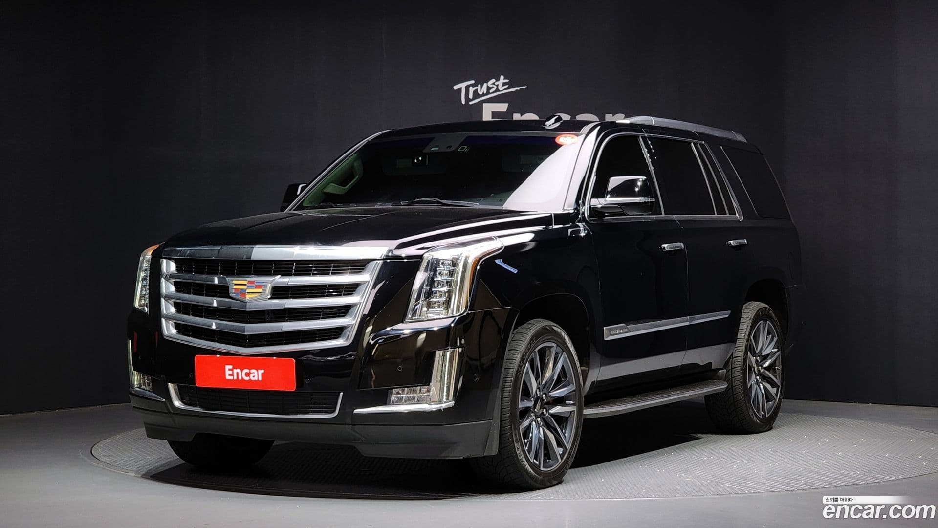 Main__Slider__Photo:Escalade Cadillac 2018.6-0